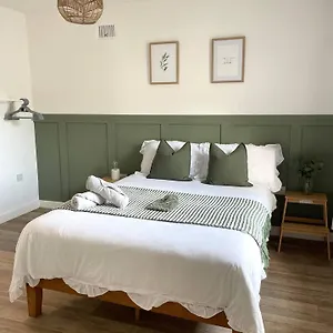 https://brand-new-apartment-in-central-location.tophotelsbath.com