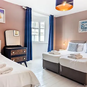 Mucky Duck House - Central- By Lets Brighton
