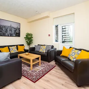 https://4-5-bedroom-superior-apt.hotels-newcastle-upon-tyne.com