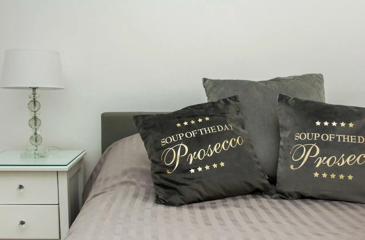 Sea Breeze Apartment - Central - By Brighton Holiday Lets