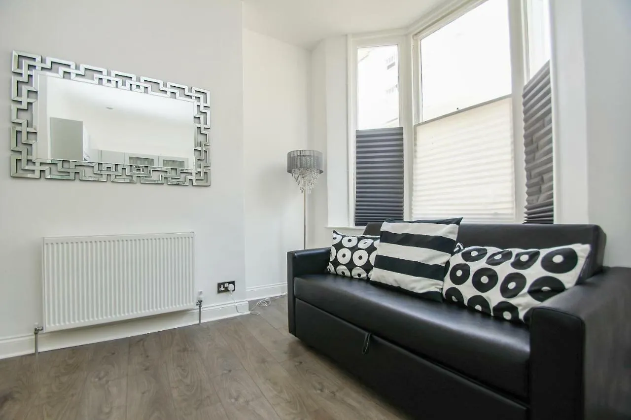 Sea Breeze Apartment - Central - By Brighton Holiday Lets